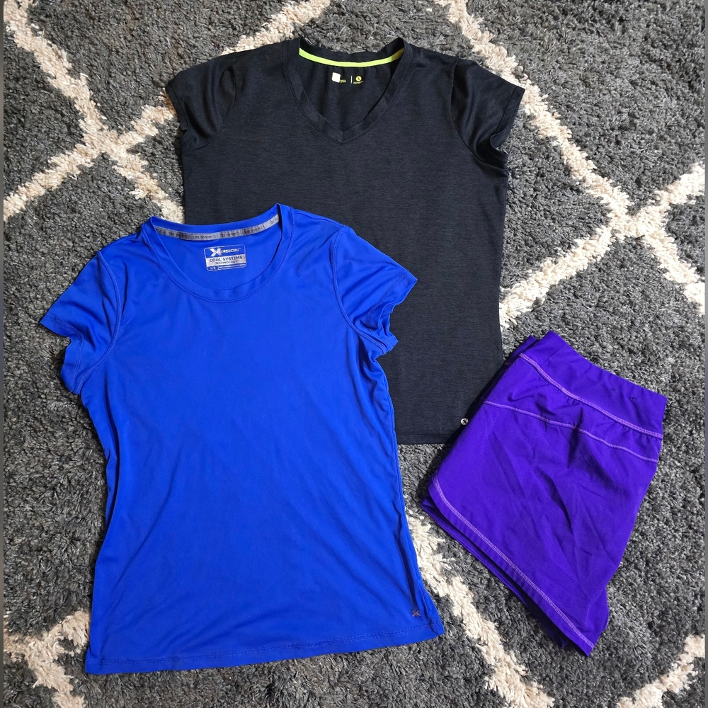 Lot Of 3 Xersion Pieces 2 Short Sleeve Tees & Athletic Stretch Shorts Size Large